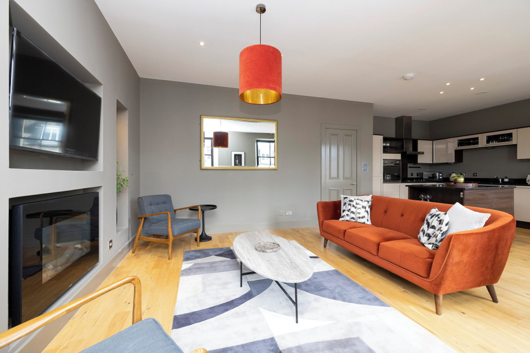 Others 5, Stylish 2-bed flat in New Town, Edinburgh