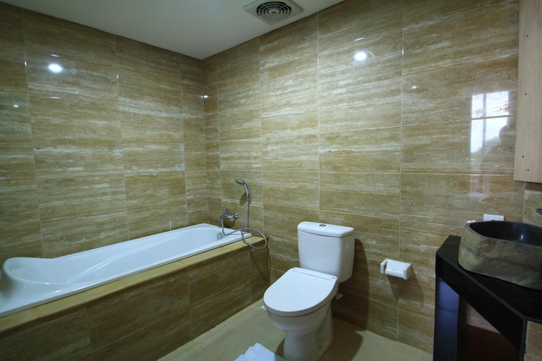 Bathroom 14