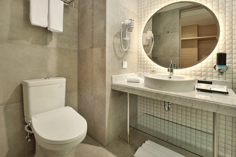 Bathroom 14