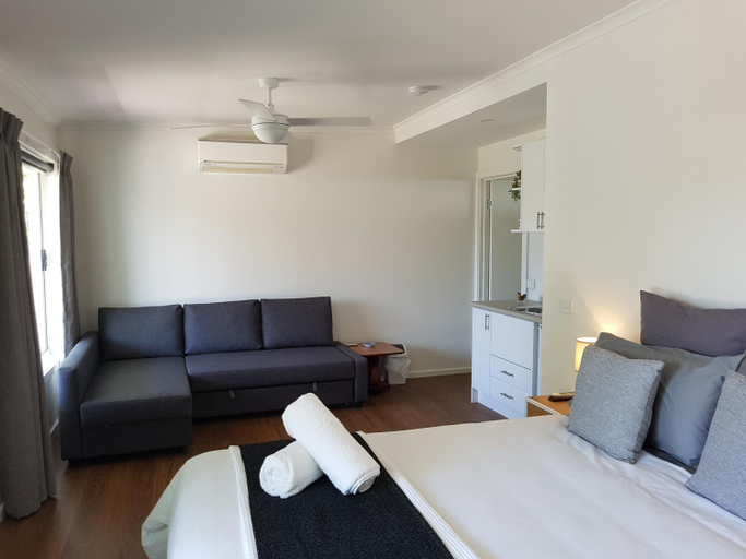 Bedroom, Fish Creek Adrift Accommodation, South Gippsland - East