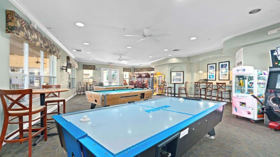 Food & Drinks, Luxury Themed Villa With Pool Near Disney & Attractions, Polk