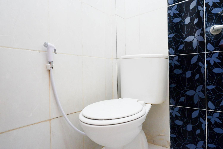 Bathroom 8