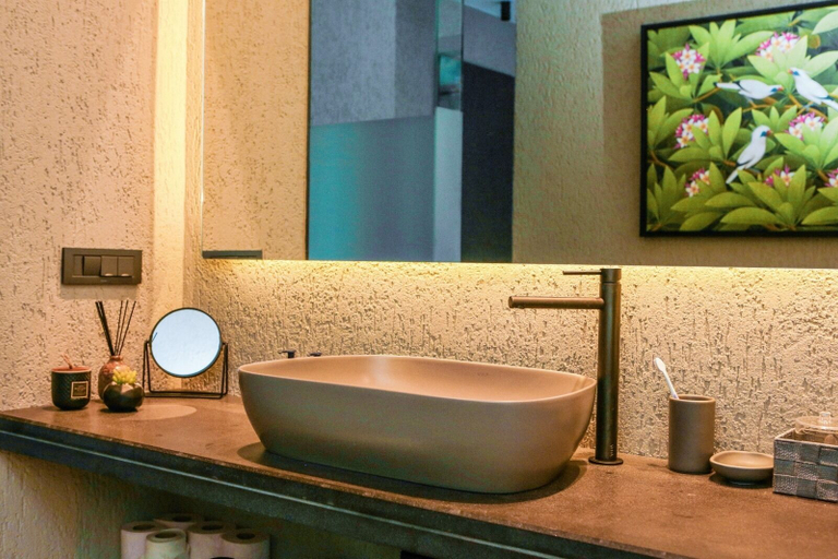 Bathroom, Surfer Caravan Gastro Pub and Suites, Bodrum
