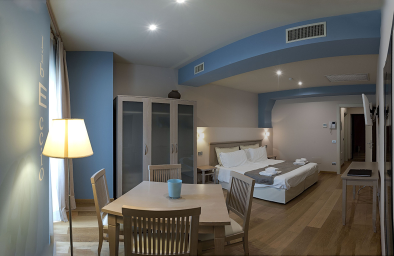 Dining Room 10
