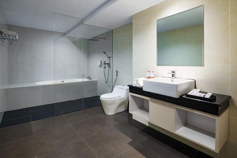 Bathroom 16
