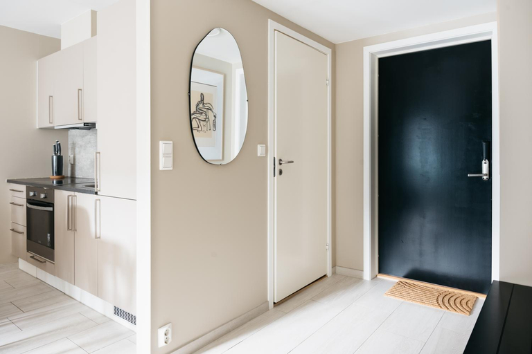 Others 5, Stay Urban - Stylish Scandinavian Gem with French Balcony, Bergen
