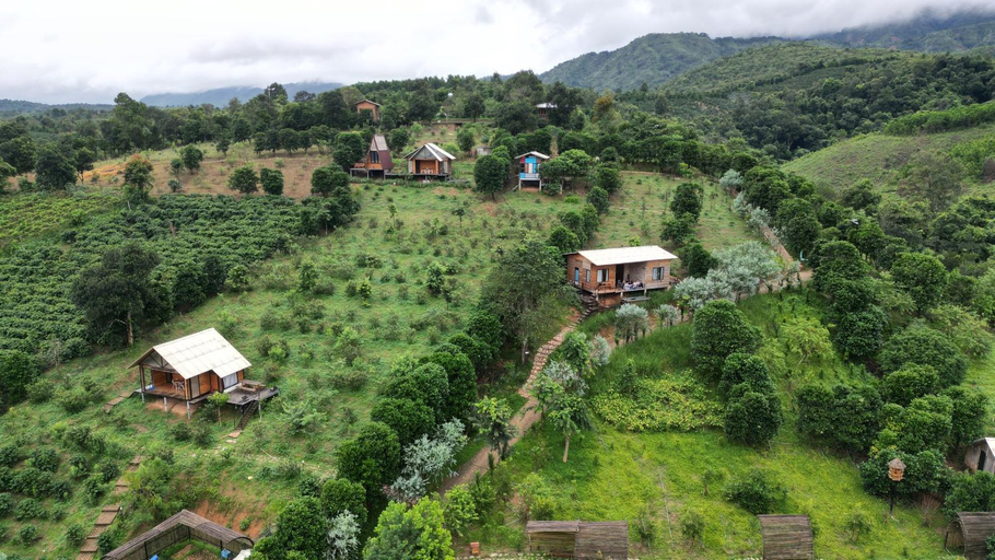 Others 2, Nam mua Bungalows, Hướng Hóa