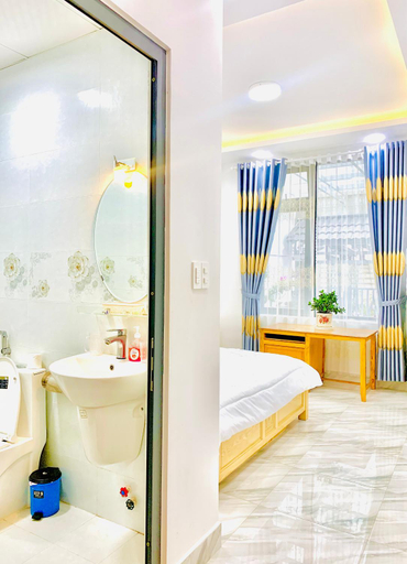 Bathroom 11