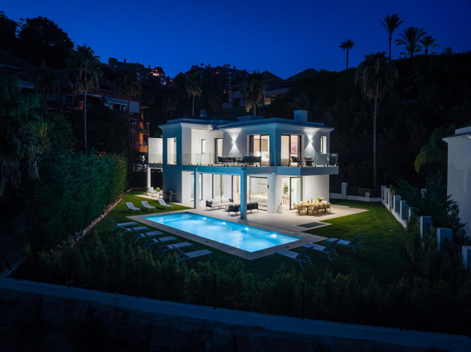 Exterior & Views 1, VACATION MARBELLA I Villa Monte Halcones, 6BDR, Private-Pool, Brand-New, Incredible Views, Cine and , Málaga