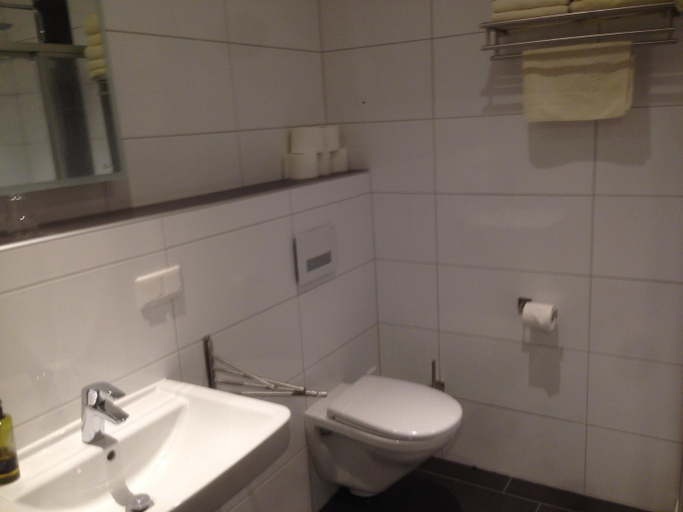 Bathroom 11