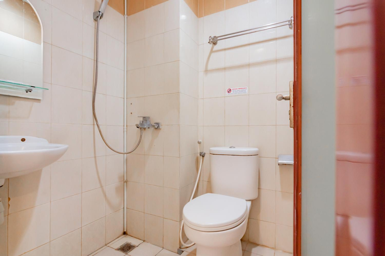 Bathroom 12