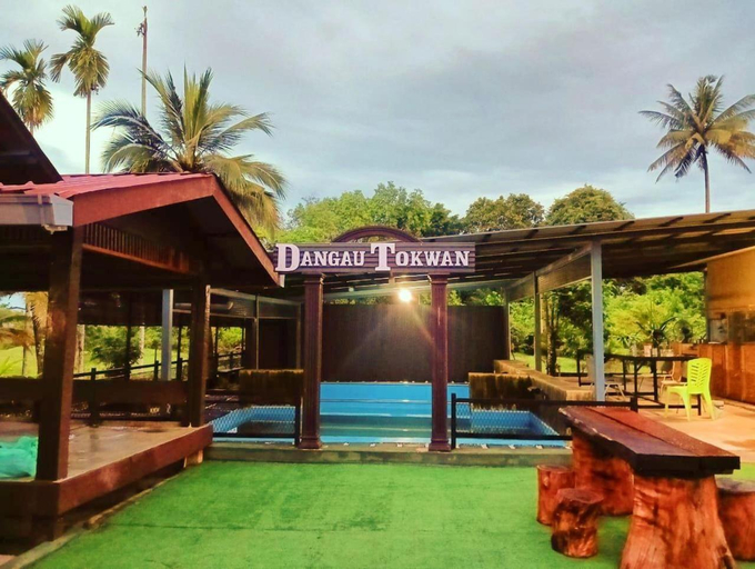 Others 5, Dangau Tokwan, Pokok Sena