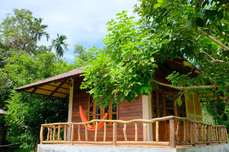 Monkey Mansion - Jungalows & Tours, Phanom