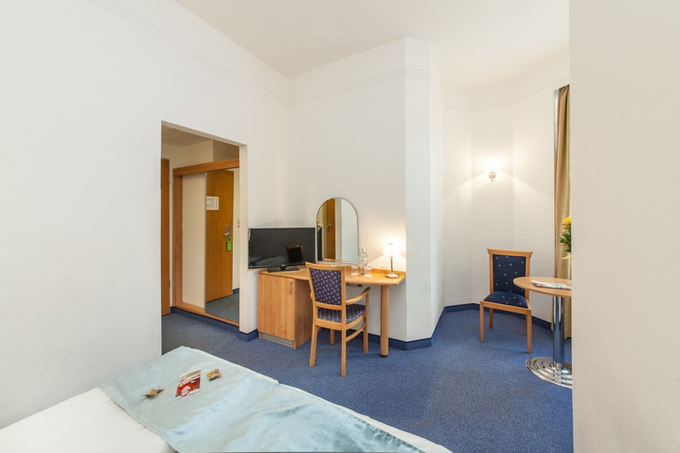 Bedroom 2, Hotel Golden Park Budapest, Budapesti