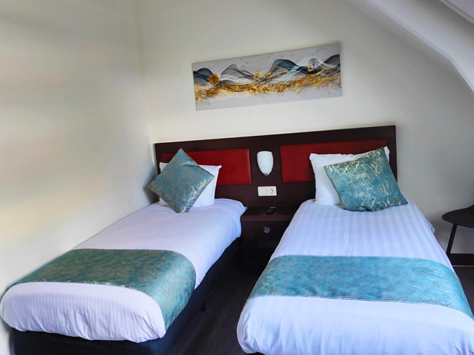 Others 5, CN-Hotel, Arnhem