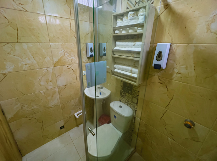 Bathroom 4, AMGES, Tumaco