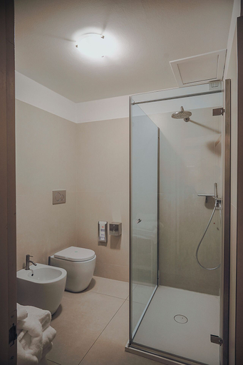 Bathroom 17