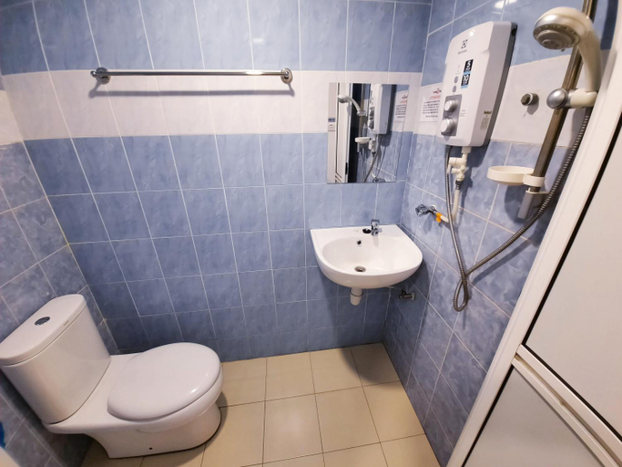 Bathroom 11