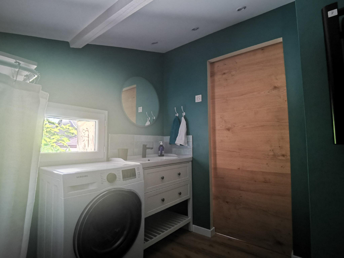 Bathroom 11