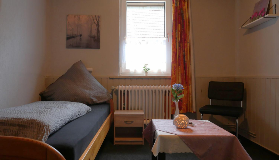 Bedroom 2, Hotel Zur Post, Osterode am Harz
