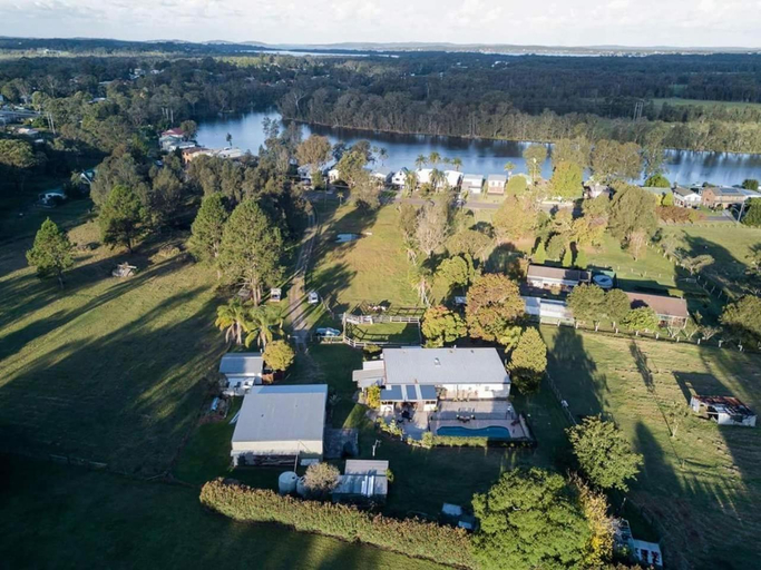Exterior & Views 1, Dora Creek Cottage, Lake Macquarie - West
