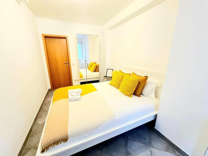 Bedroom 1, 1 bedroom flat with balcony&garden, Luxembourg