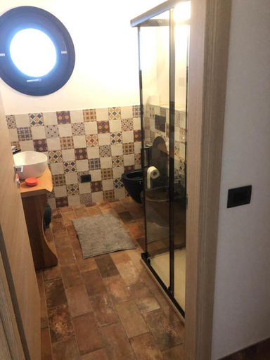 Bathroom, La Torre a colori, Brescia