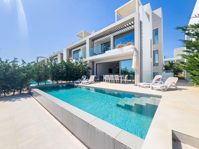 Sport & Beauty 2, Azure Breeze Villa - Roof Garden & Sea Views