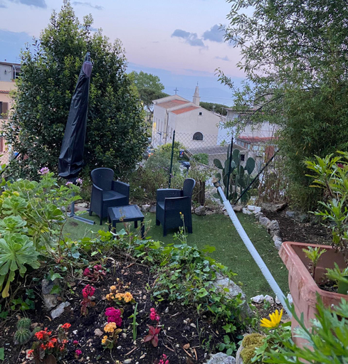 Others 4, Caieta: la casa nella roccia, Latina