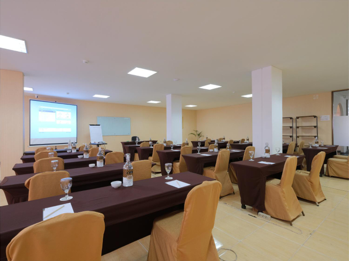 Business Facilities 18