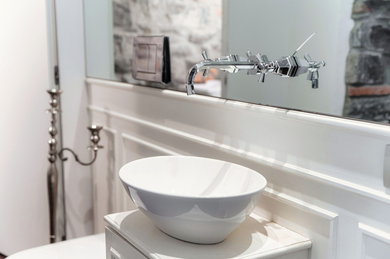 Bathroom 2, Stunning Central Como apt by JOIVY, Como