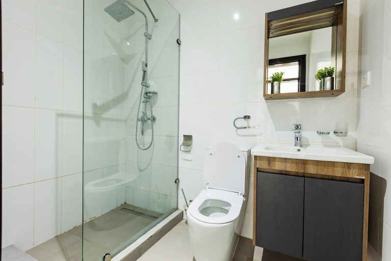 Bathroom 5, Accra Fine Suites-Henrietta's Residences, Accra