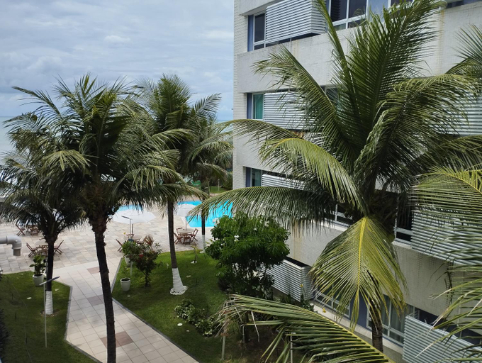 Exterior 8