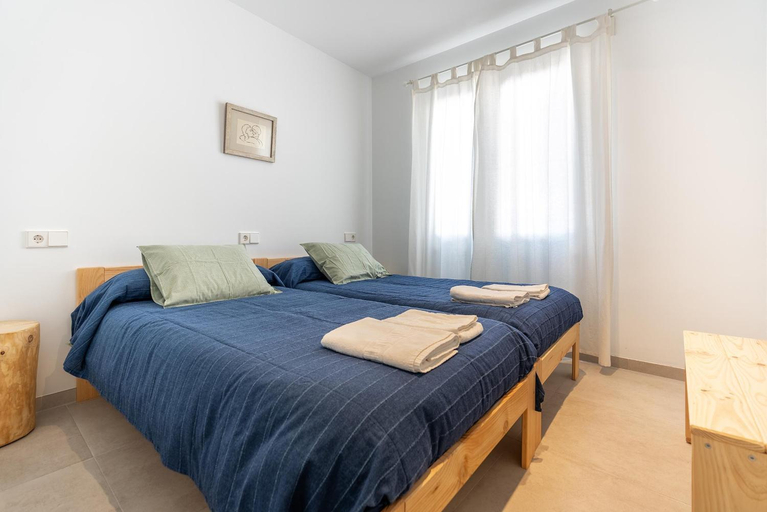 Bedroom 2, Lovely Central Apartment Guillem 3 Bedrooms Close To The Beach, Baleares