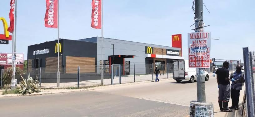 Others 2, McDonald's, Ehlanzeni