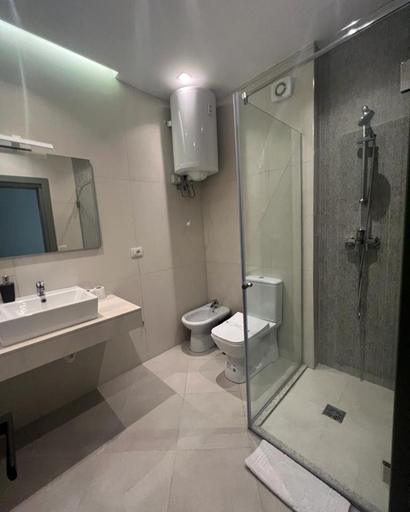 Bathroom 3, Mery Apartments City Center Tirana by Superhost, Tirana