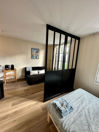 Bedroom 5, Appartement bords de l’Eure charmant studio, Eure-et-Loir