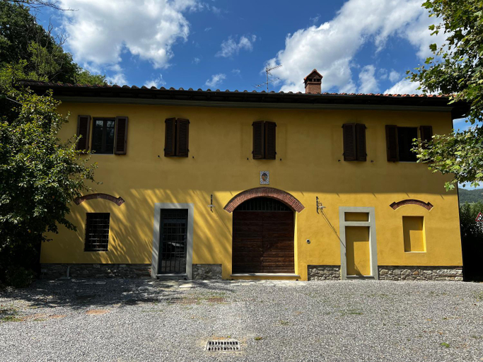 Others 3, A.G. Rooms in casa colonica, Prato