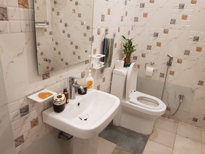 Bathroom 4, Koko's Farm, Lucknow