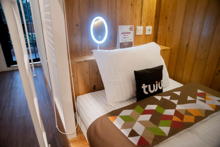 Bedroom 28