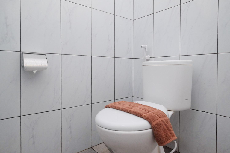 Bathroom 11