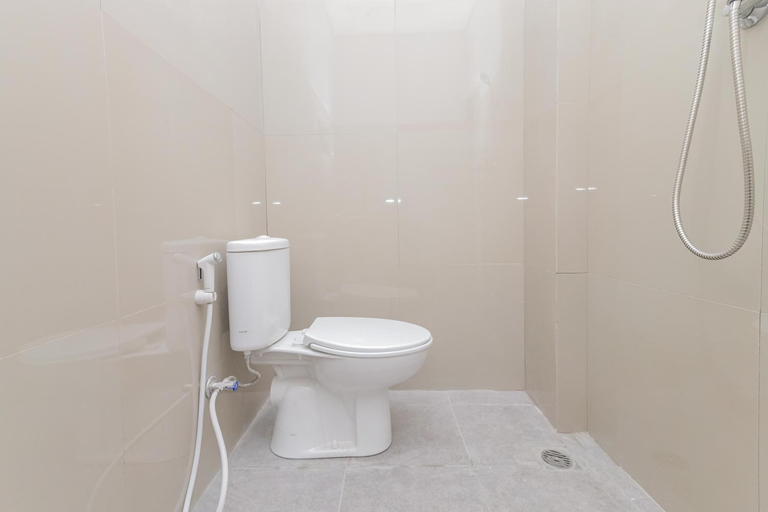 Bathroom 13