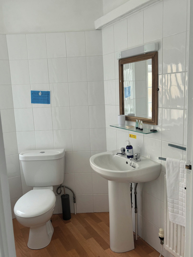 Bathroom 3, The Yacht Inn, Cornwall