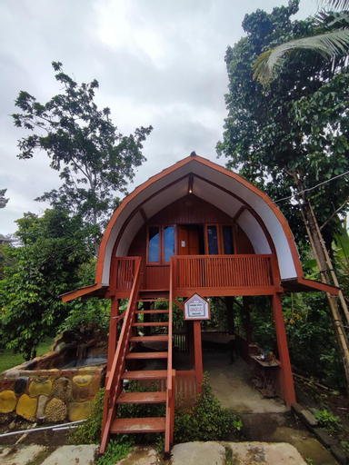 Exterior 1