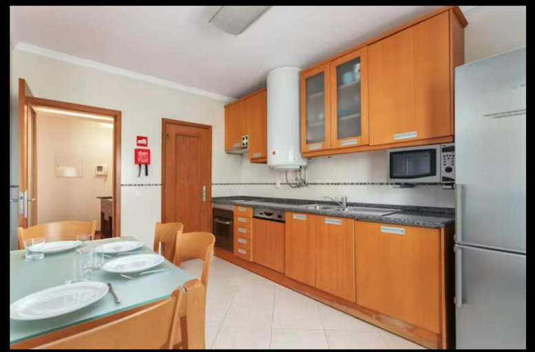 Others 4, Blife RYA private rooms - Airport stay, Faro
