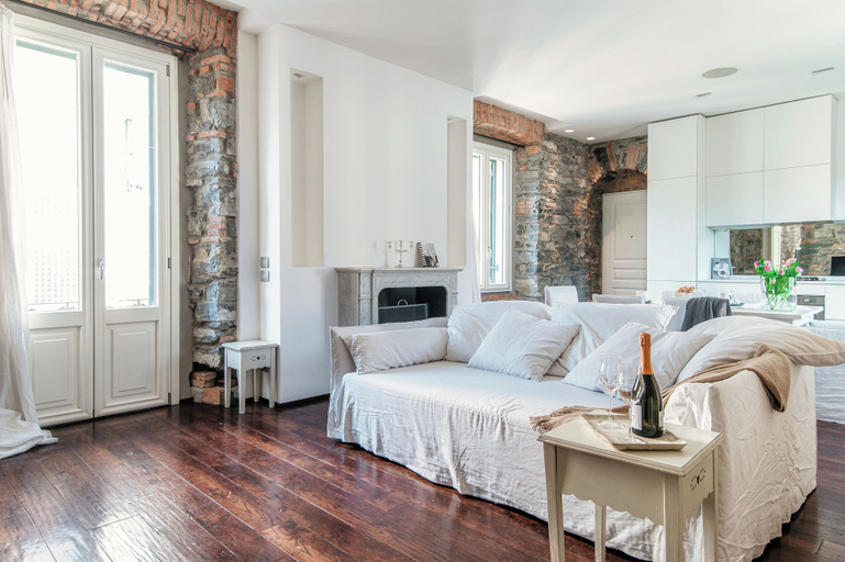 Others 5, Stunning Central Como apt by JOIVY, Como