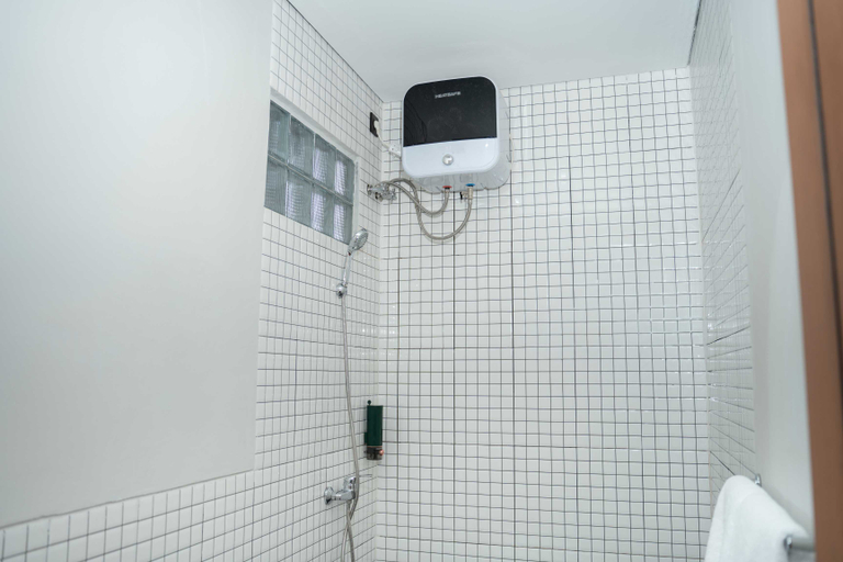 Bathroom 5, Studio 27 Sanur - Self Check-in, Denpasar