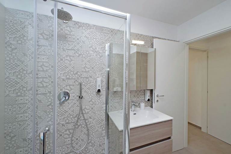 Bathroom 4, YCH Bagnera Suites, Rome