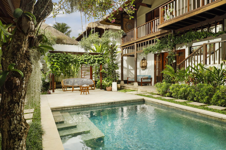 Swimming Pool 13