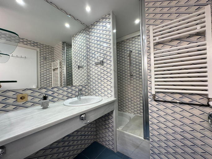 Others 5, Agi Avenida Apartments, Girona